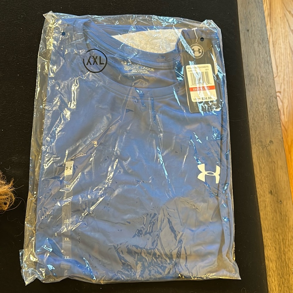 NWT Men’s Under Armour Shirt